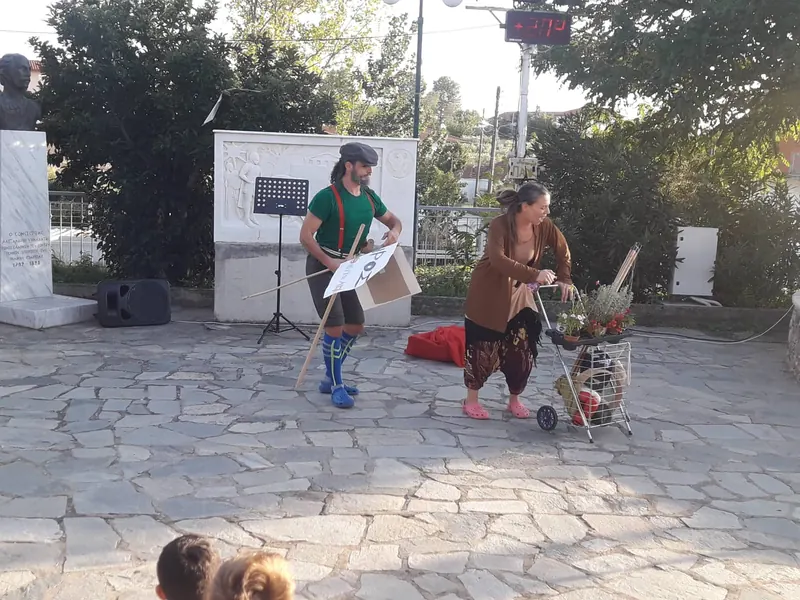 Εικόνα από τις Παραμυθομαχίες.